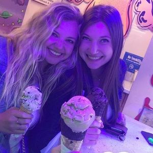 Meet your Posher, Emily